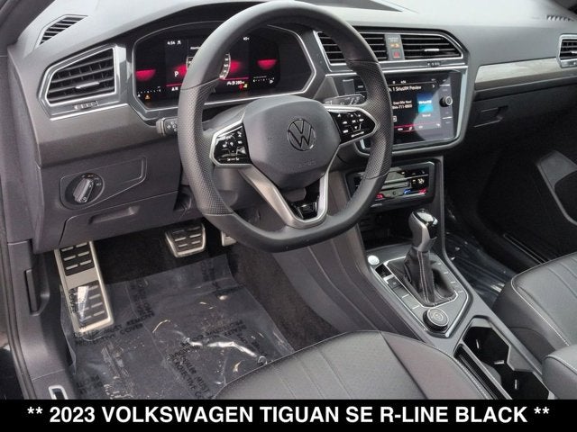 2023 Volkswagen Tiguan SE R-Line Black