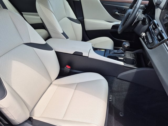 2025 Lexus ES 300h ES 300h