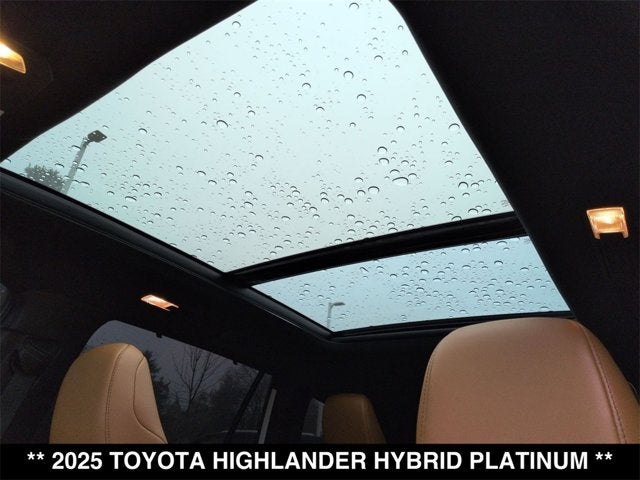 2025 Toyota Highlander Hybrid Platinum