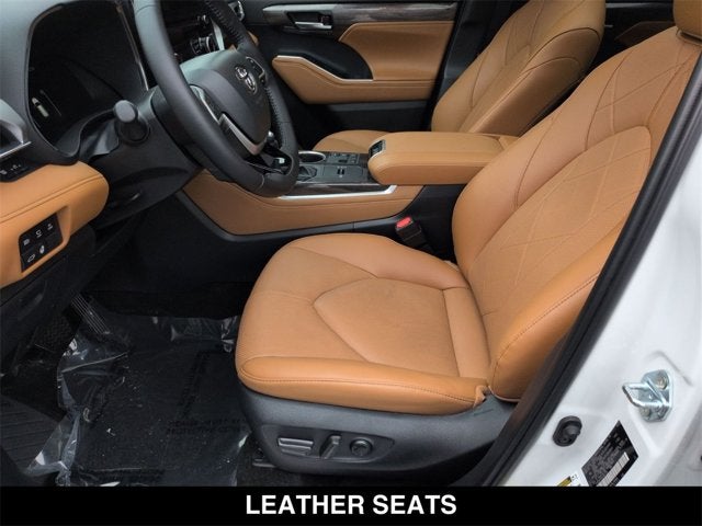 2025 Toyota Highlander Hybrid Platinum