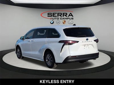 2022 Toyota Sienna LE