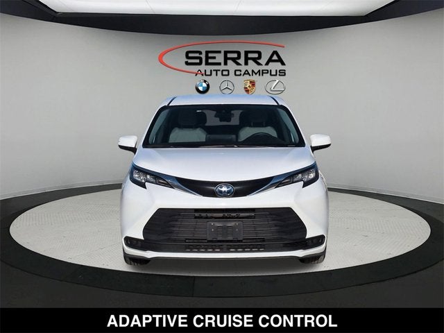 2022 Toyota Sienna LE