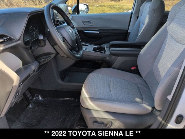 2022 Toyota Sienna LE