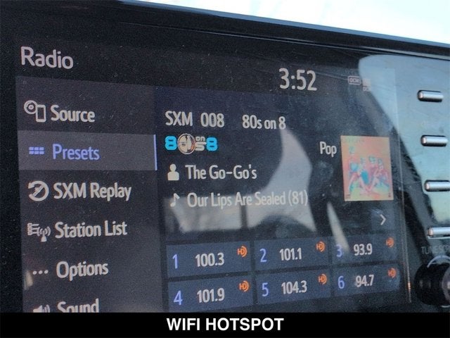 2022 Toyota Sienna LE