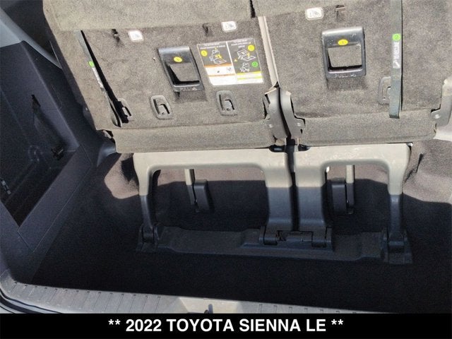 2022 Toyota Sienna LE