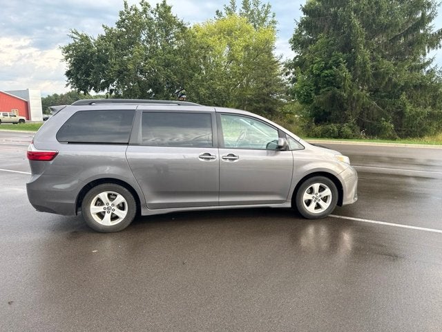 2018 Toyota Sienna LE