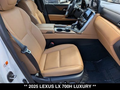 2025 Lexus LX 700h LX 700h Luxury
