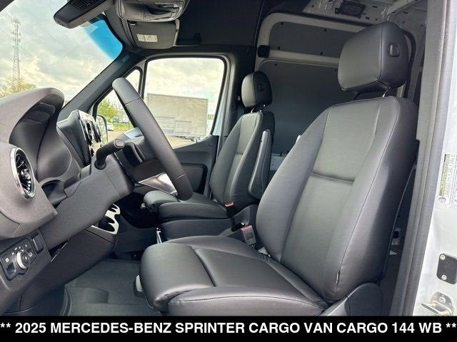 2025 Mercedes-Benz Sprinter Cargo Van Cargo 144 WB