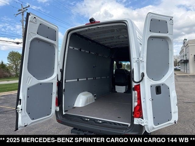 2025 Mercedes-Benz Sprinter Cargo Van Cargo 144 WB