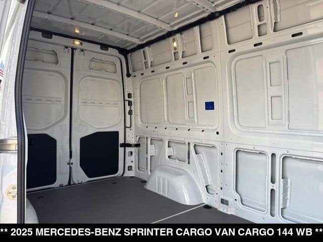 2025 Mercedes-Benz Sprinter Cargo Van Cargo 144 WB