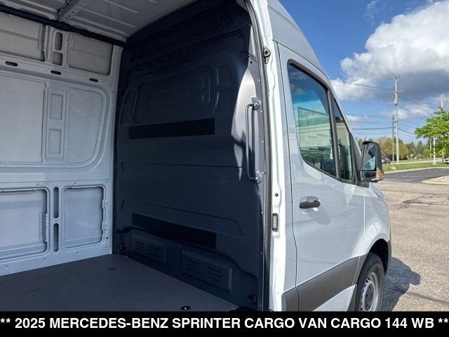 2025 Mercedes-Benz Sprinter Cargo Van Cargo 144 WB