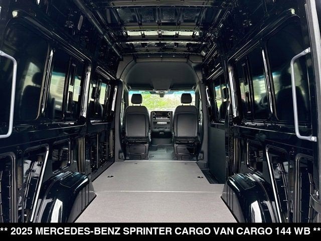 2025 Mercedes-Benz Sprinter Cargo Van Cargo 144 WB