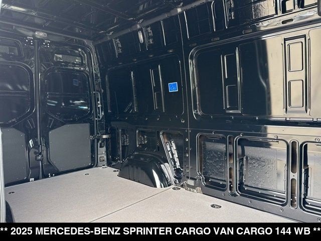 2025 Mercedes-Benz Sprinter Cargo Van Cargo 144 WB