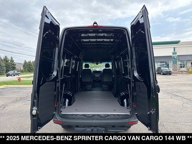2025 Mercedes-Benz Sprinter Cargo Van Cargo 144 WB