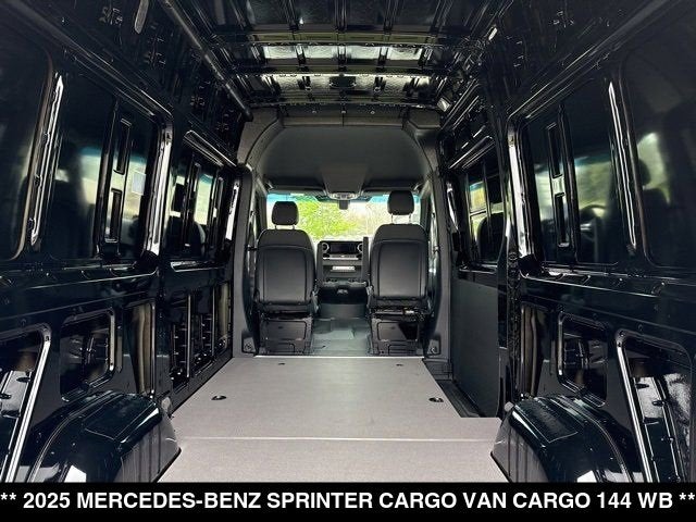 2025 Mercedes-Benz Sprinter Cargo Van Cargo 144 WB