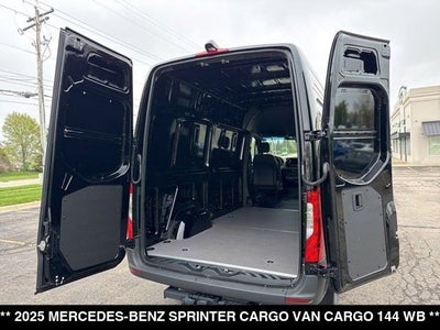 2025 Mercedes-Benz Sprinter Cargo Van Cargo 144 WB