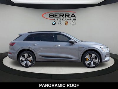 2022 Audi e-tron Premium Plus