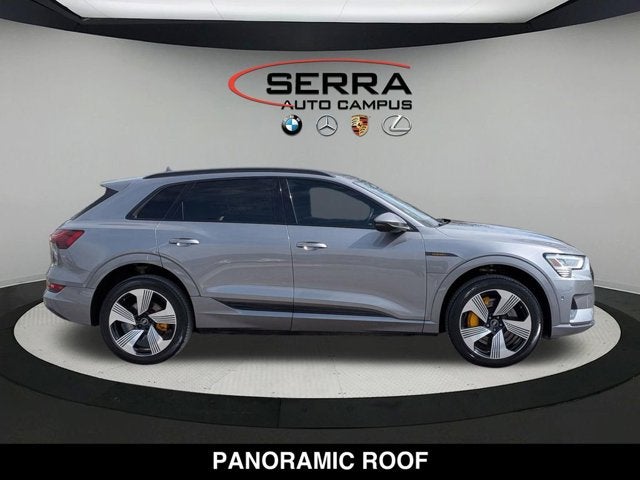 2022 Audi e-tron Premium Plus