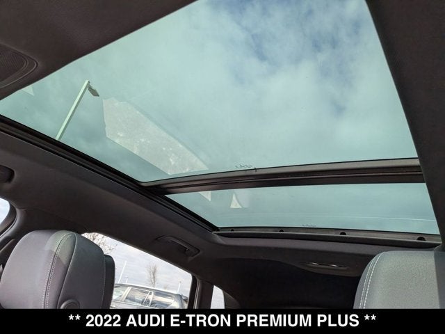 2022 Audi e-tron Premium Plus