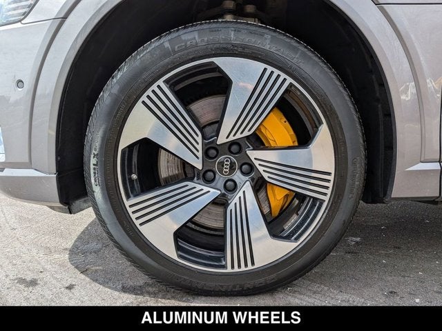 2022 Audi e-tron Premium Plus