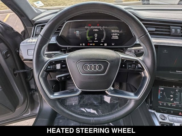 2022 Audi e-tron Premium Plus