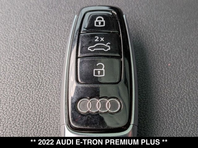 2022 Audi e-tron Premium Plus