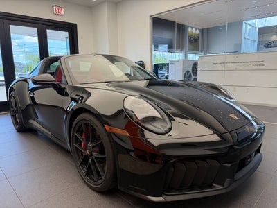 2025 Porsche 911 4 GTS