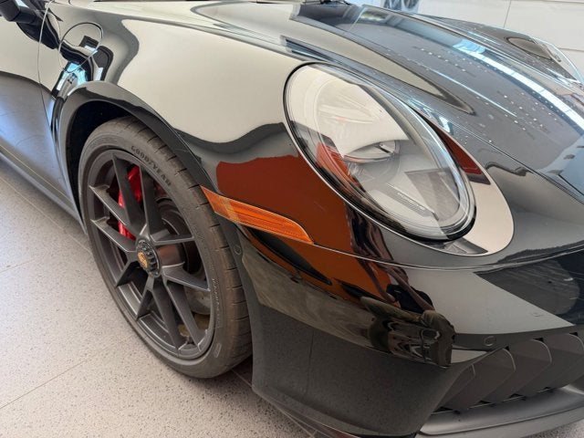 2025 Porsche 911 4 GTS