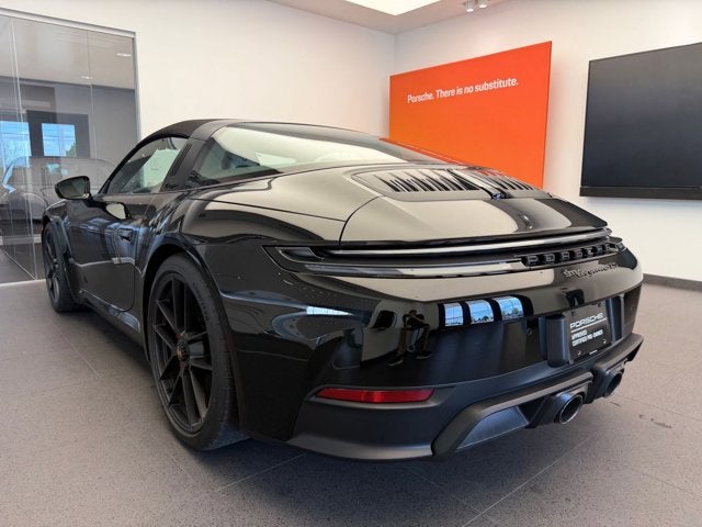 2025 Porsche 911 4 GTS