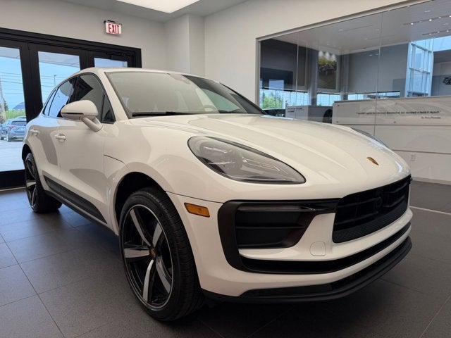 2026 Porsche Macan Base