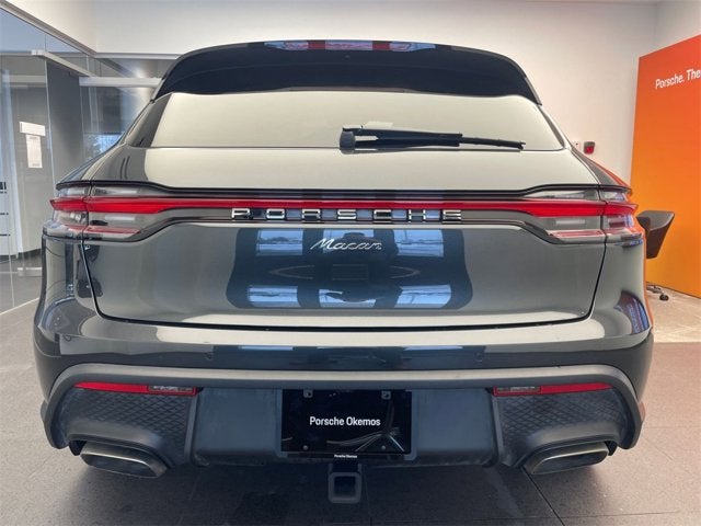 2025 Porsche Macan Base