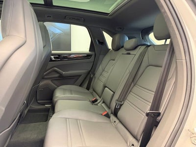 2022 Porsche Cayenne Base
