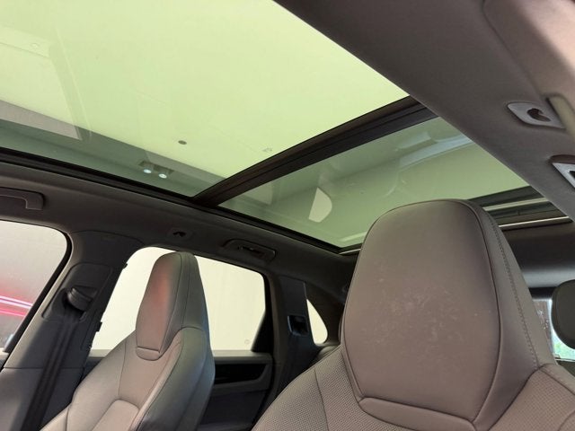 2022 Porsche Cayenne Base