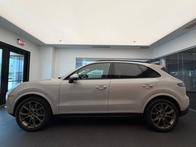 2022 Porsche Cayenne Base