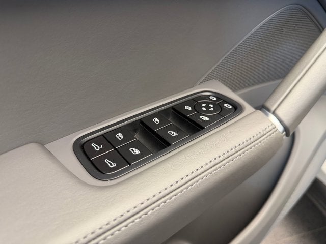 2022 Porsche Cayenne Base