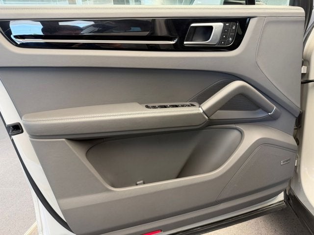 2022 Porsche Cayenne Base