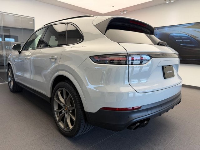 2022 Porsche Cayenne Base