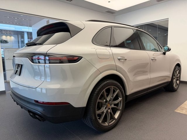 2022 Porsche Cayenne Base
