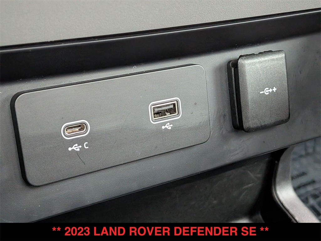 2023 Land Rover Defender 110 SE