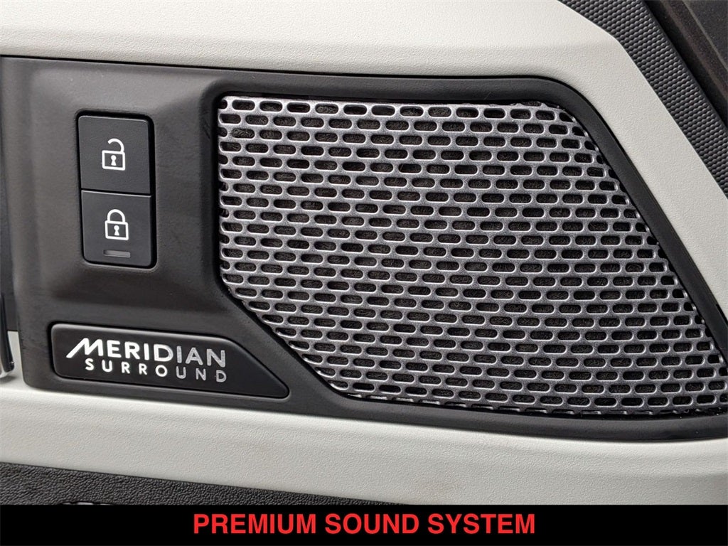 2023 Land Rover Defender 110 SE