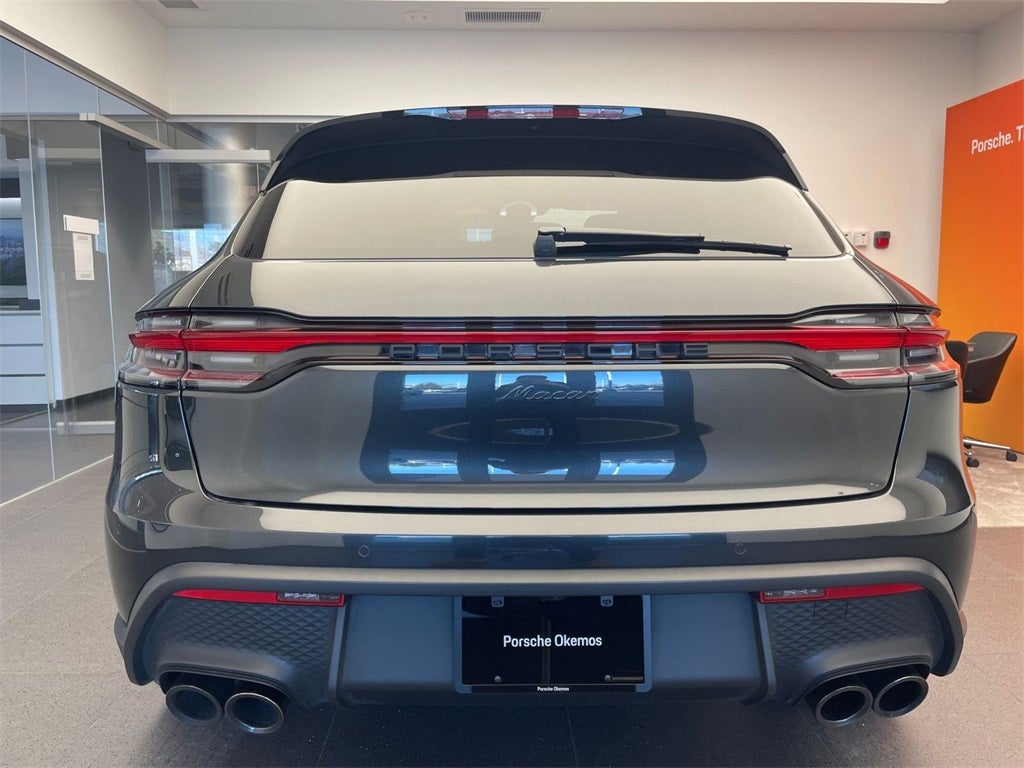 2025 Porsche Macan Base