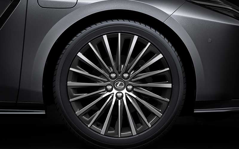 Serra Lexus Lansing in Okemos MI